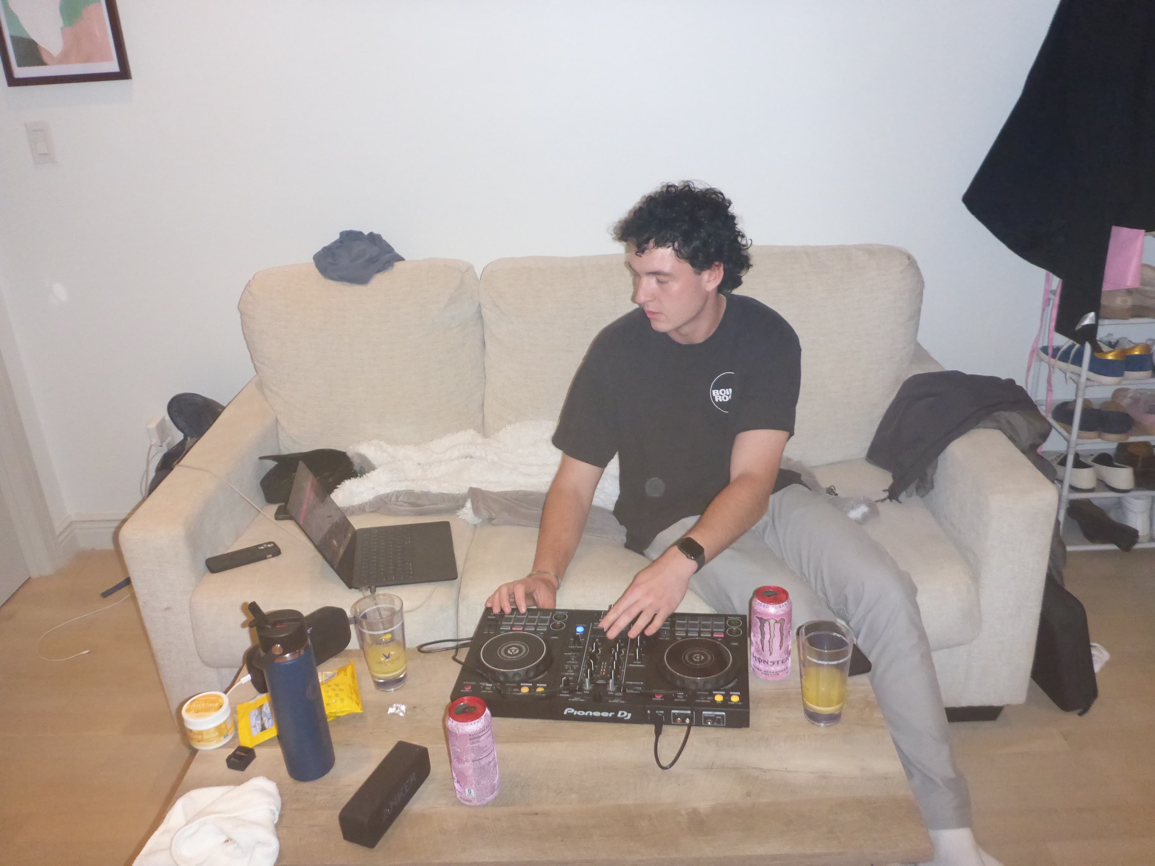 KLØCKT in the studio